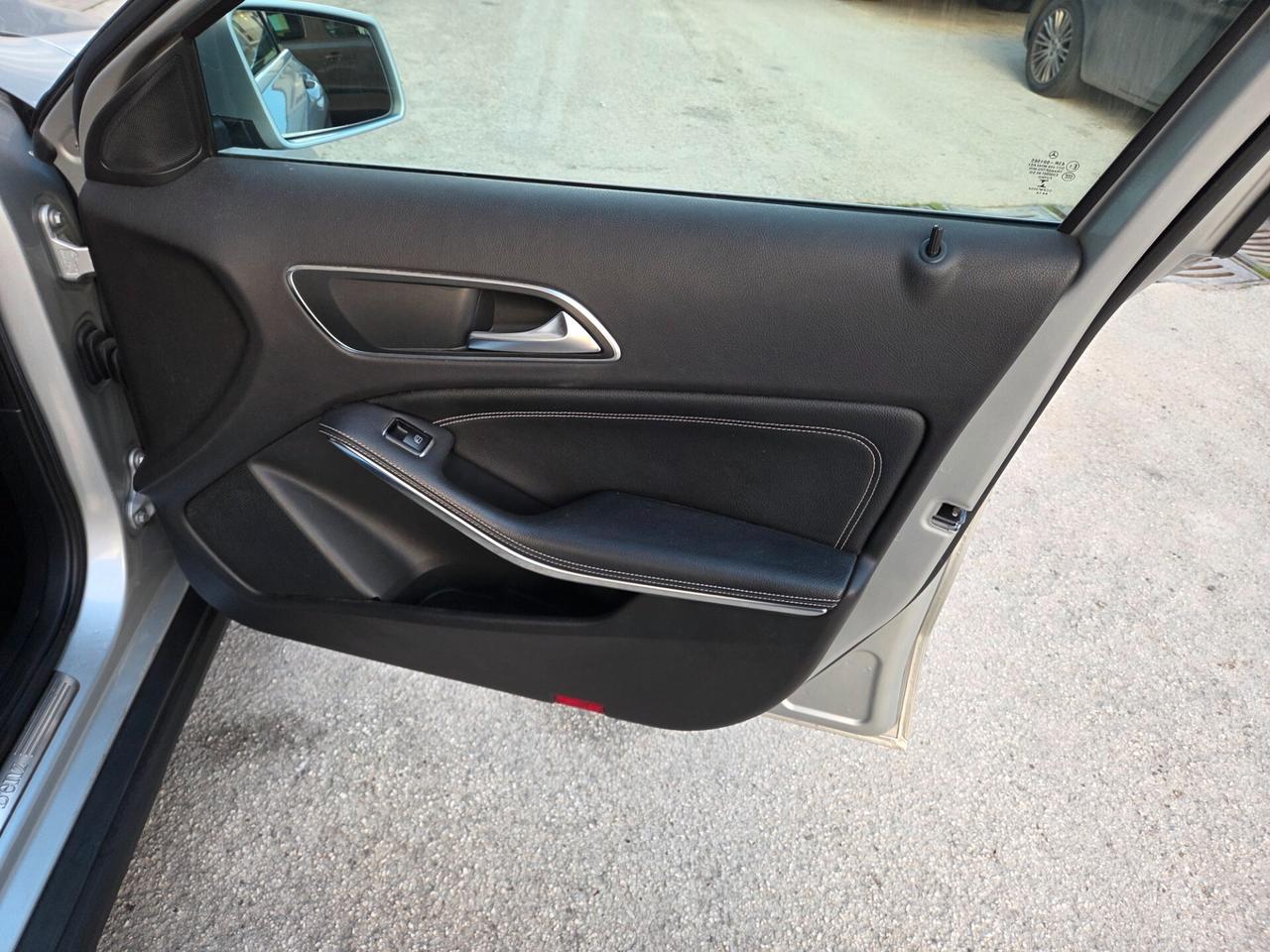 MERCEDES GLA 2.2 136 CV SOLI 100000 KM CERTIFICATI