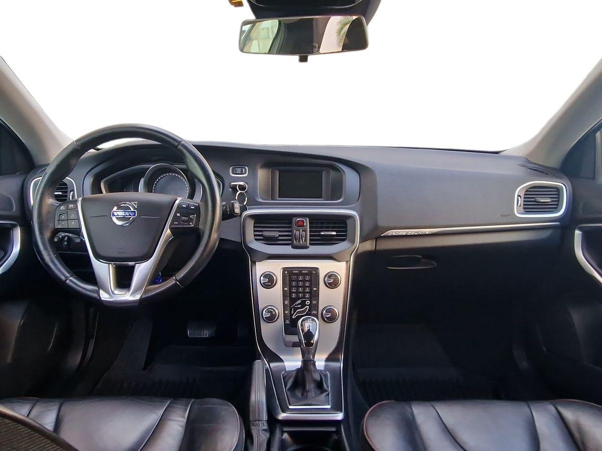 VOLVO V40 CROSS COUNTRY 2.0