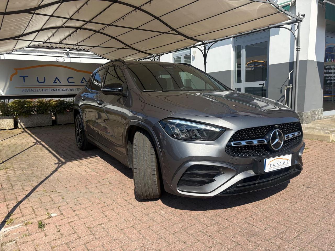 Mercedes-Benz GLA 200 AMG Line Premium 200 #10679