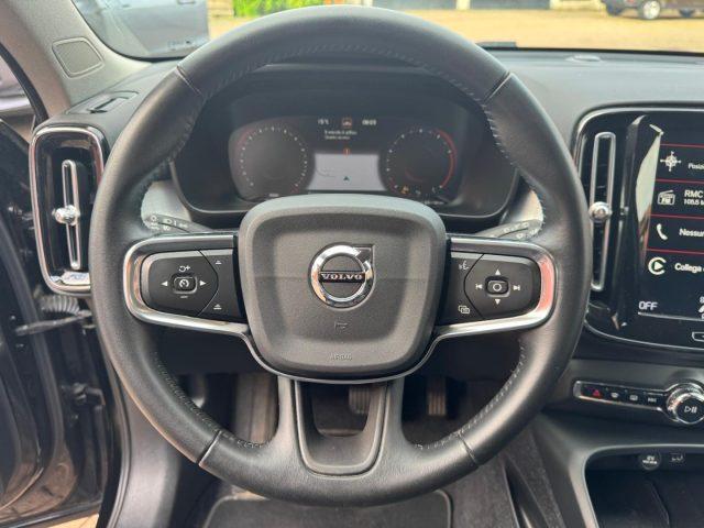 VOLVO XC40 T3 Geartronic Momentum Pro