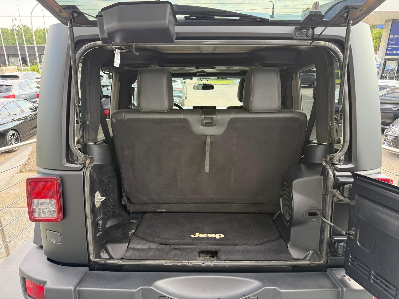 Jeep Wrangler 2.8 CRD DPF Sahara Auto rimessa a nuovo