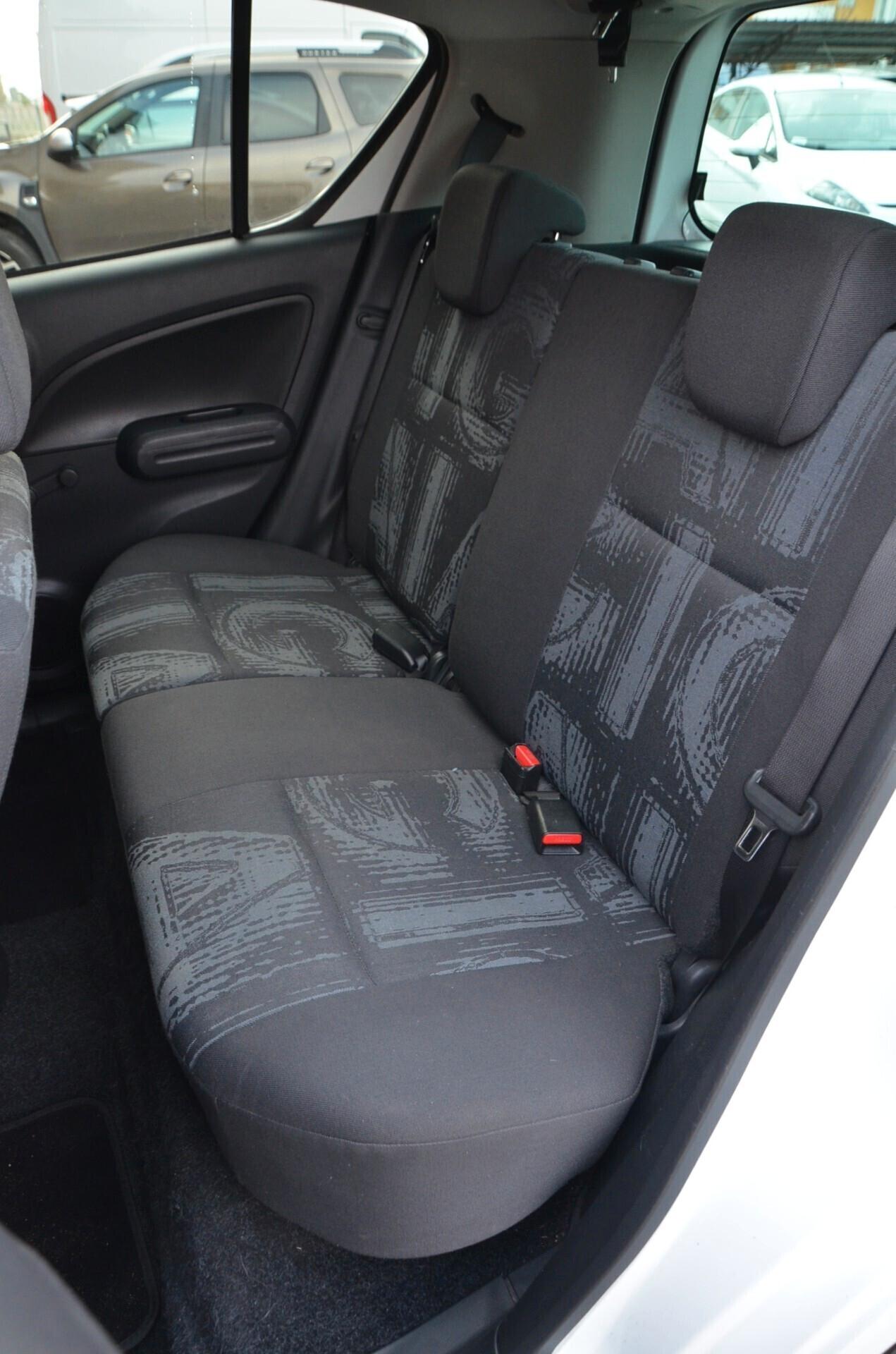 Opel Agila 1.2 16V 94CV Enjoy