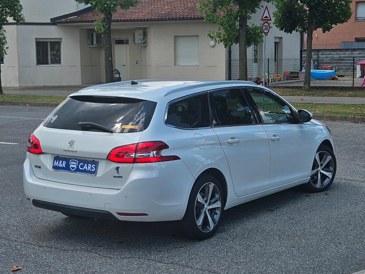 Peugeot 308 BlueHDi 120 CV Bianco Perla E6B