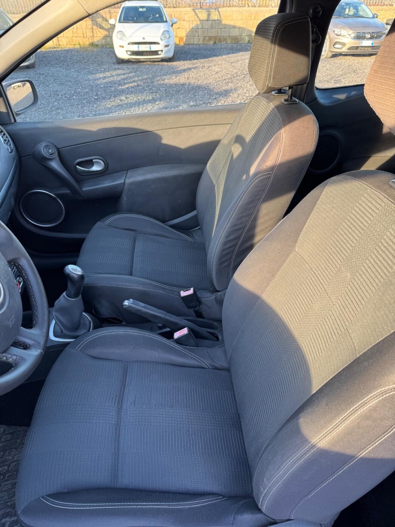 Renault Clio 1.2 16V 3 porte Le Iene