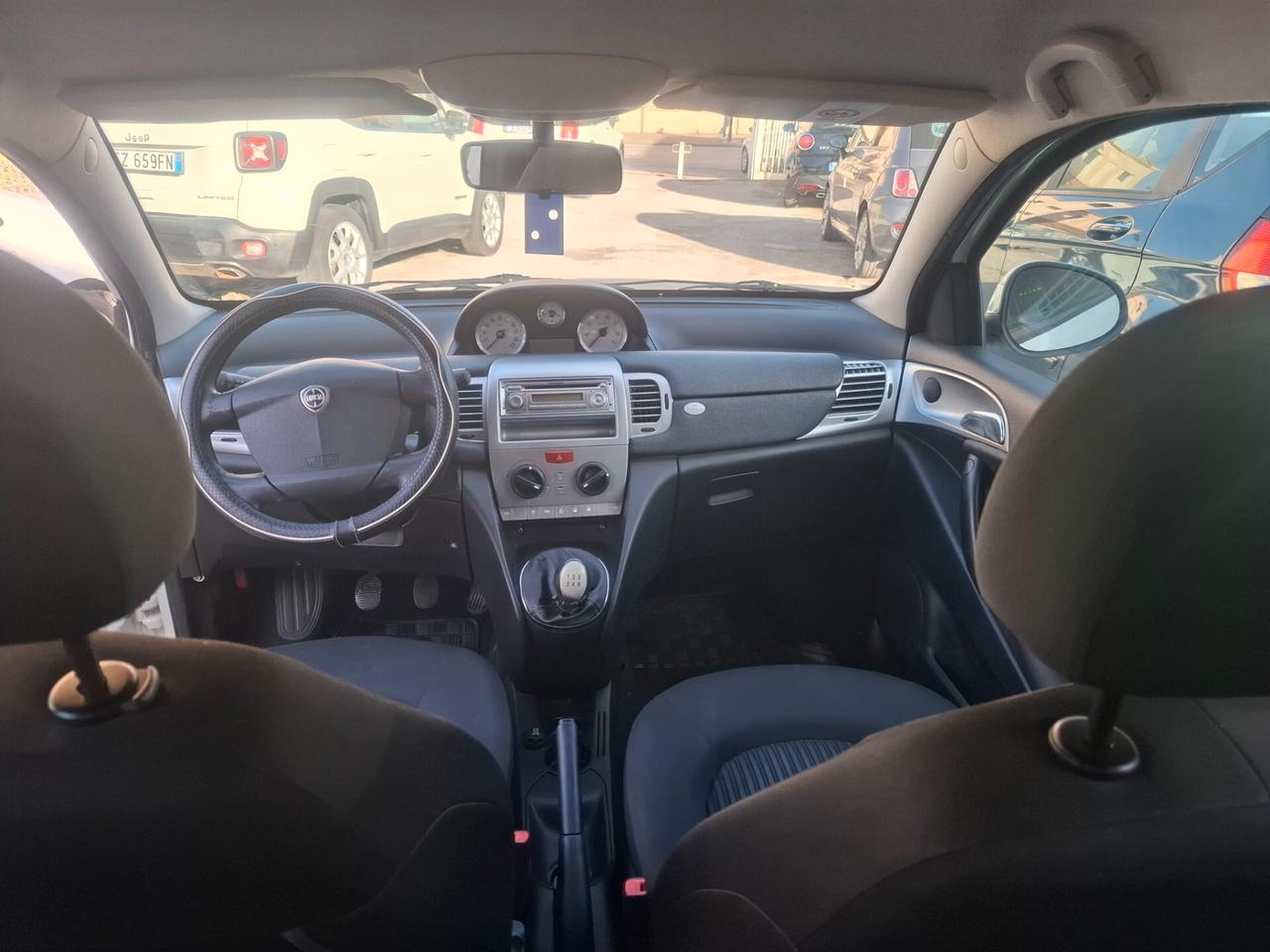 Lancia Ypsilon 1.3 MJT 75 CV Diva