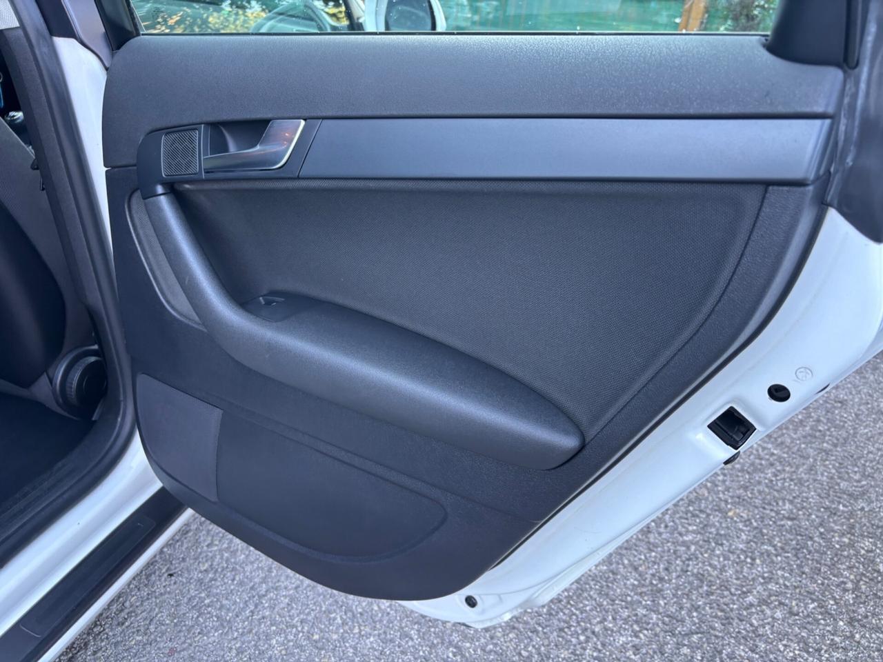 Audi A3 SPB 1.6 TDI 105 CV OK NEOPATENTATI
