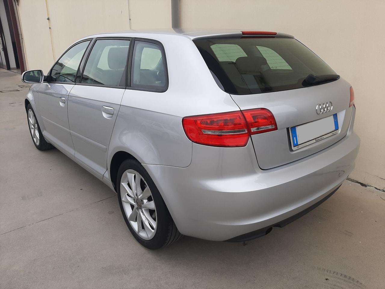 Audi A3 SPB 1.6 TDI 105 CV CR Ambition