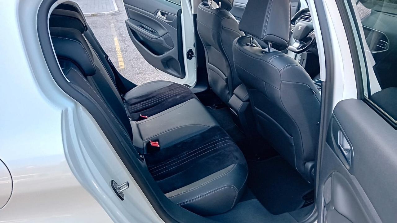 Peugeot 308 BlueHDi 120 S&S EAT6 SW Allure
