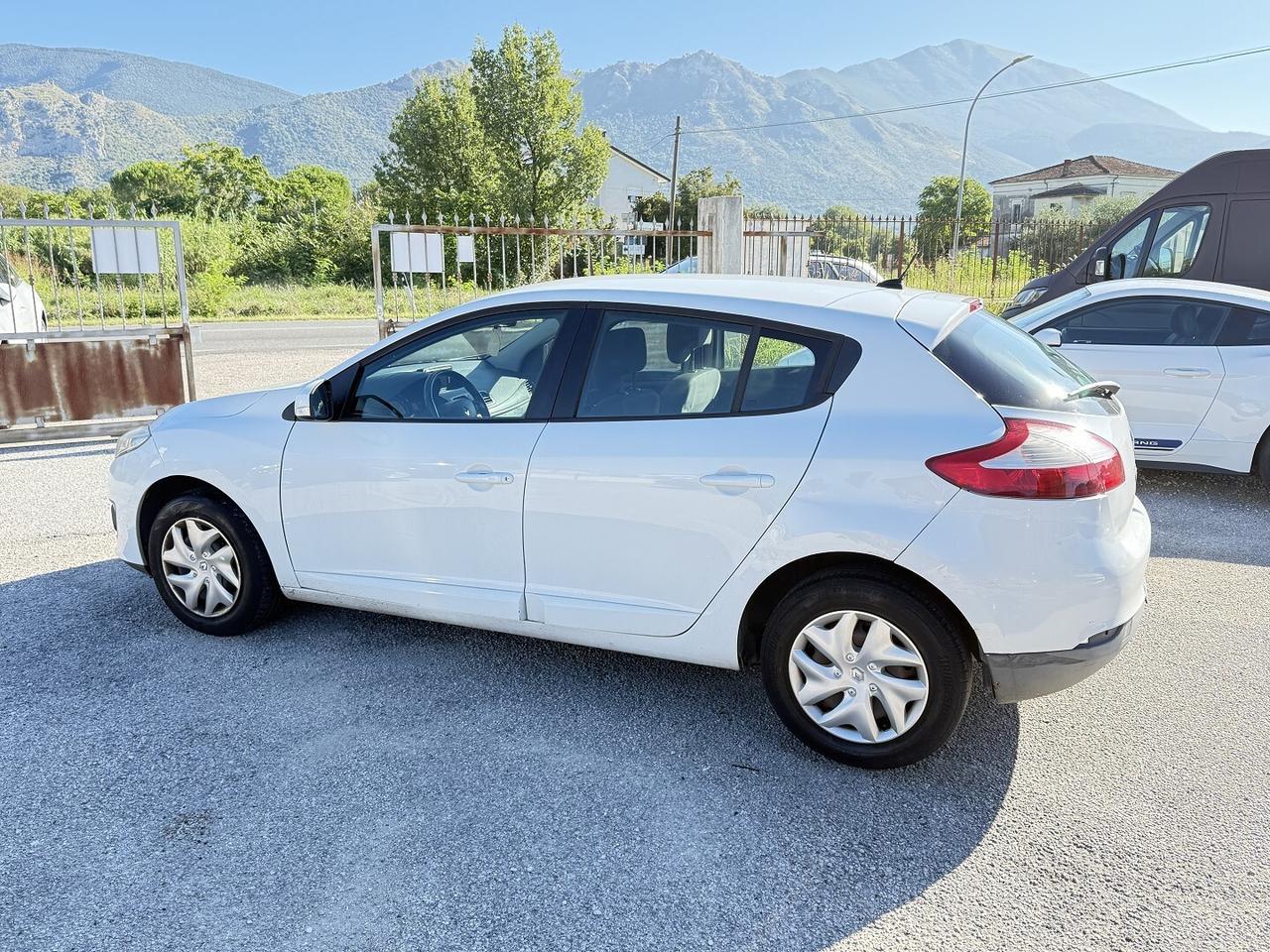 RENAULT MEGANE 1.5 DCI ADATTA NEOPATENTATI