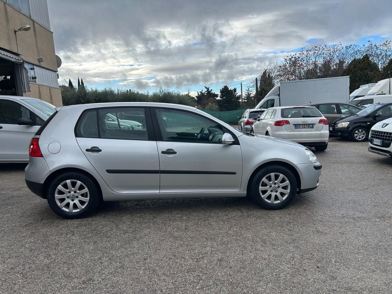 Volkswagen Golf 1.6 Benzina 99000km