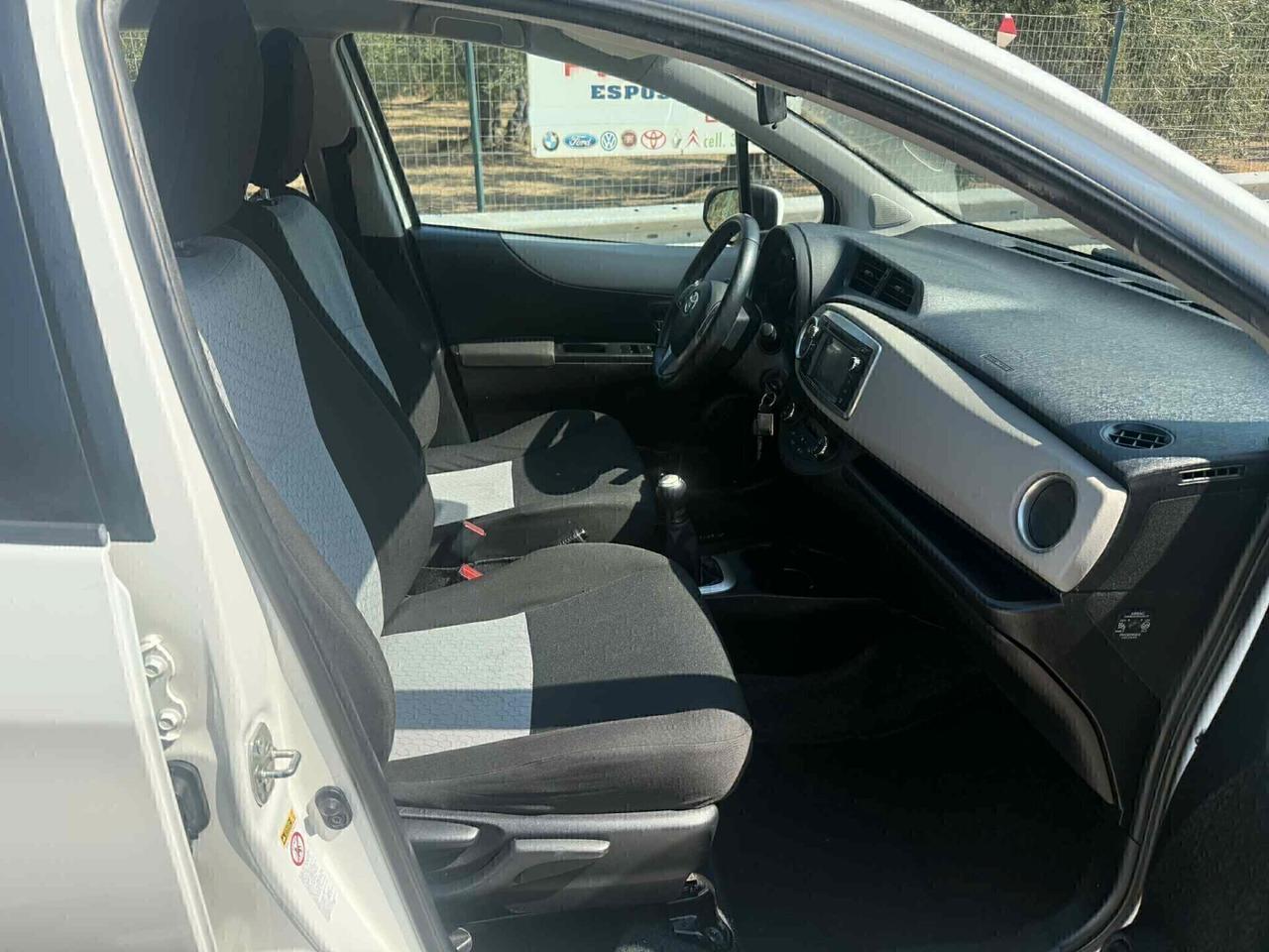 Toyota Yaris 1.0 BENZINA ''navig, retr,'' 2012 neop ok