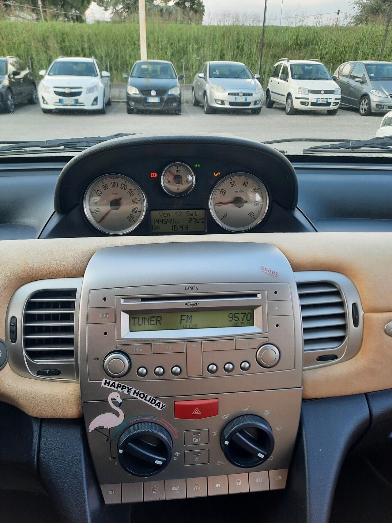 Lancia Ypsilon 1.2 Platino OK NEOPATENTATI