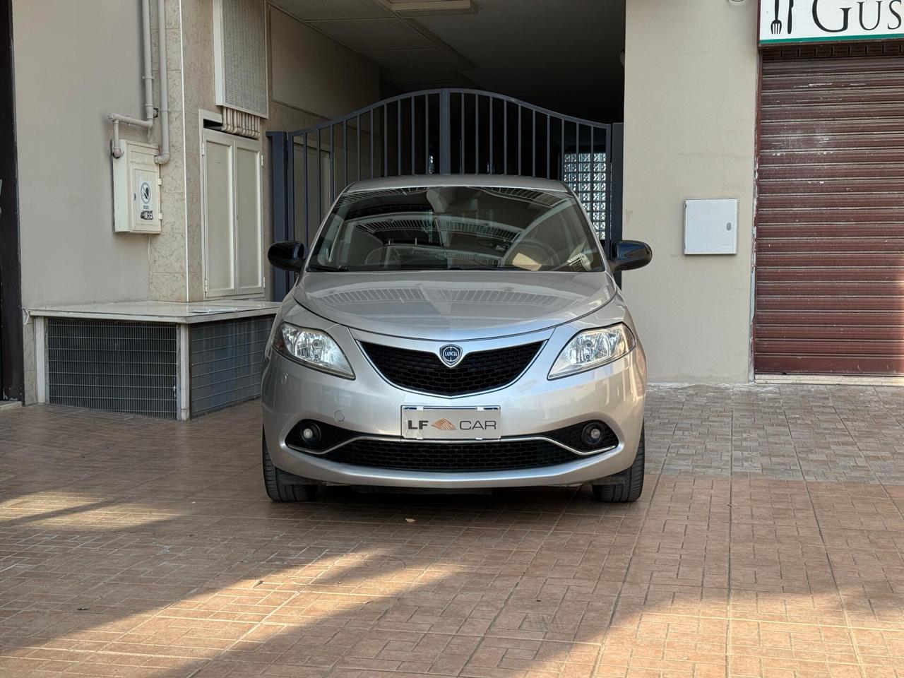 Lancia Ypsilon 1.2 69 cv 5 porte Platinum