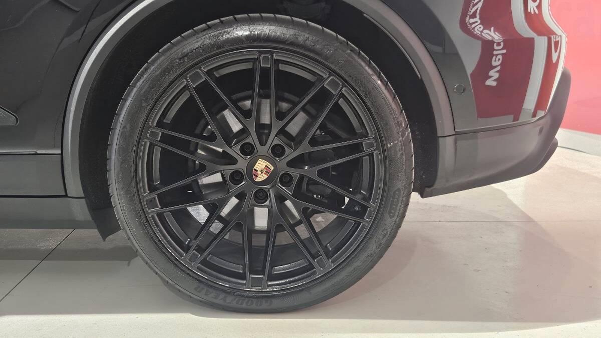 Porsche Macan 4