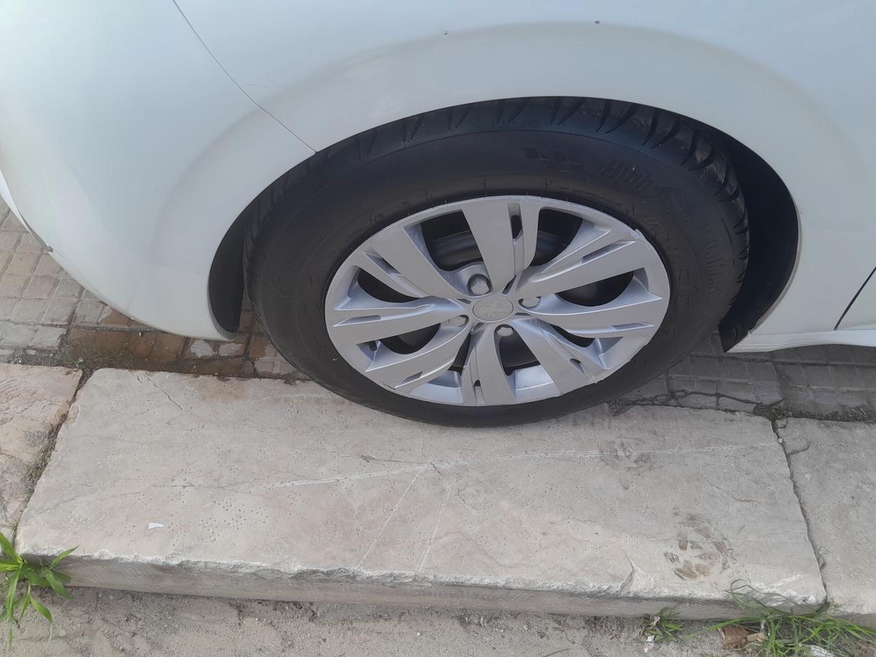 Peugeot 208 PureTech 82 5 porte Active