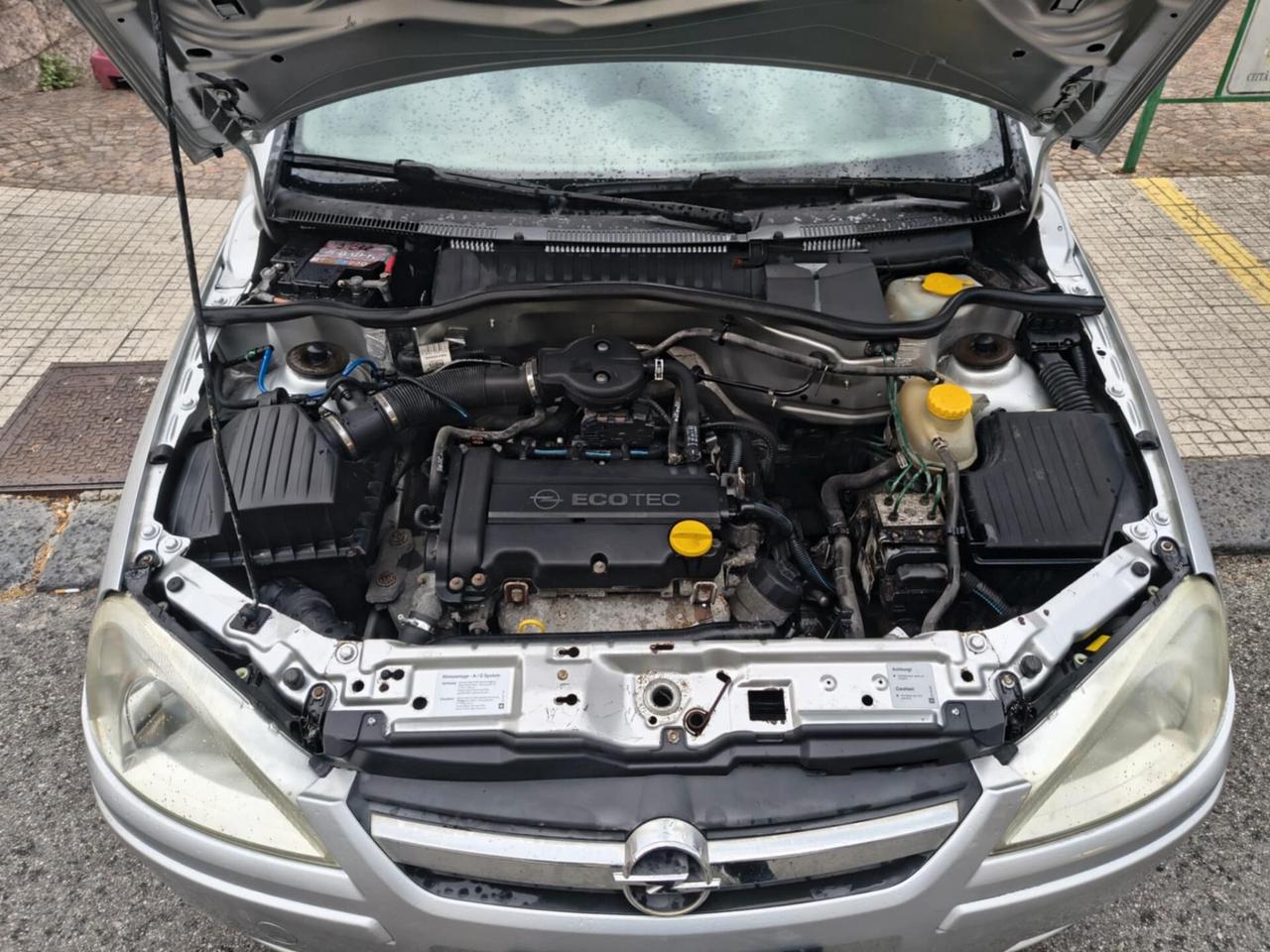 Opel Corsa 1.2i 16V cat 5 porte