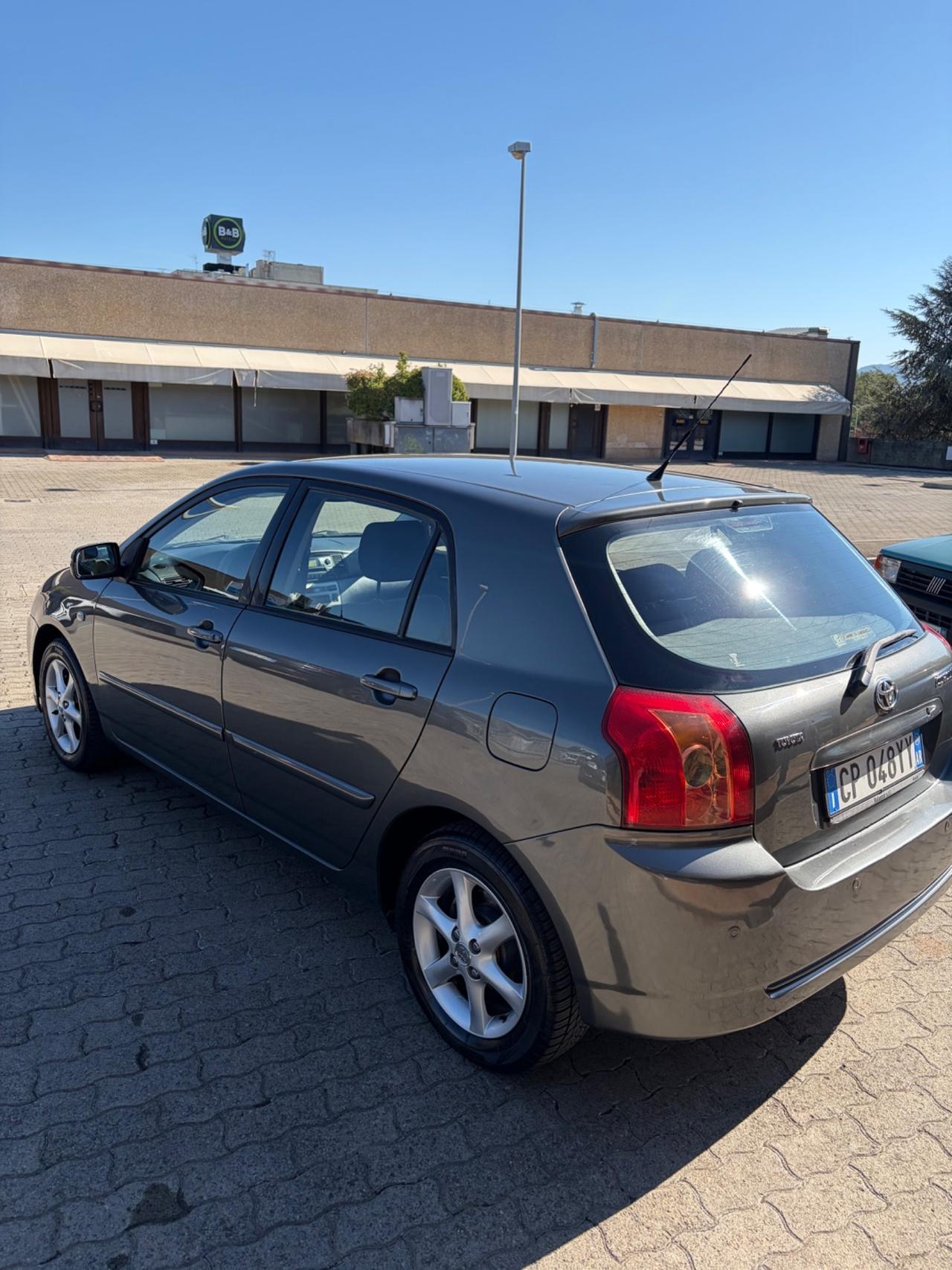 Toyota Corolla 1.6 16V 5 porte Sol