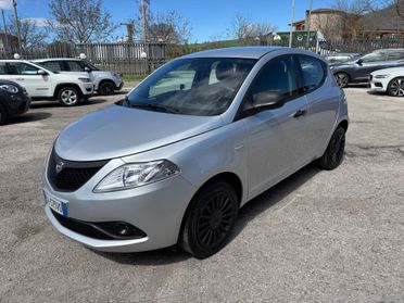 Lancia Ypsilon 1.2 69 CV 5 porte GPL Ecochic Monogram