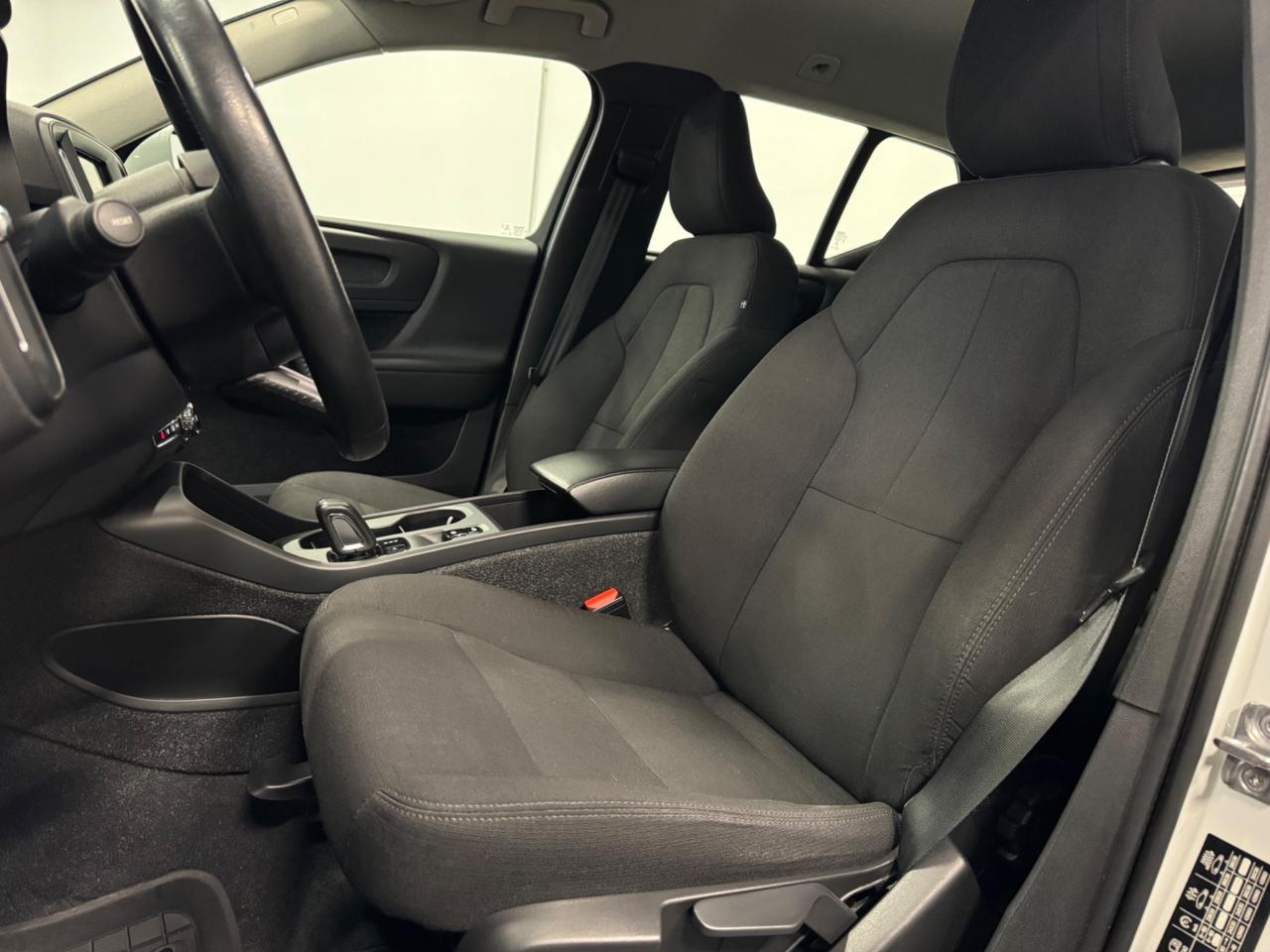 Volvo XC40 T2 Geartronic Momentum Pro REALE!