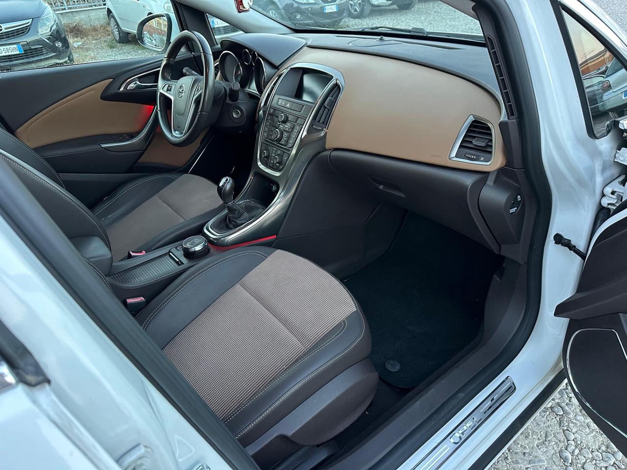 Opel Astra 1.7 CDTI 110CV Sports Tourer Cosmo