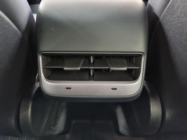 TESLA Model Y AWD Performance