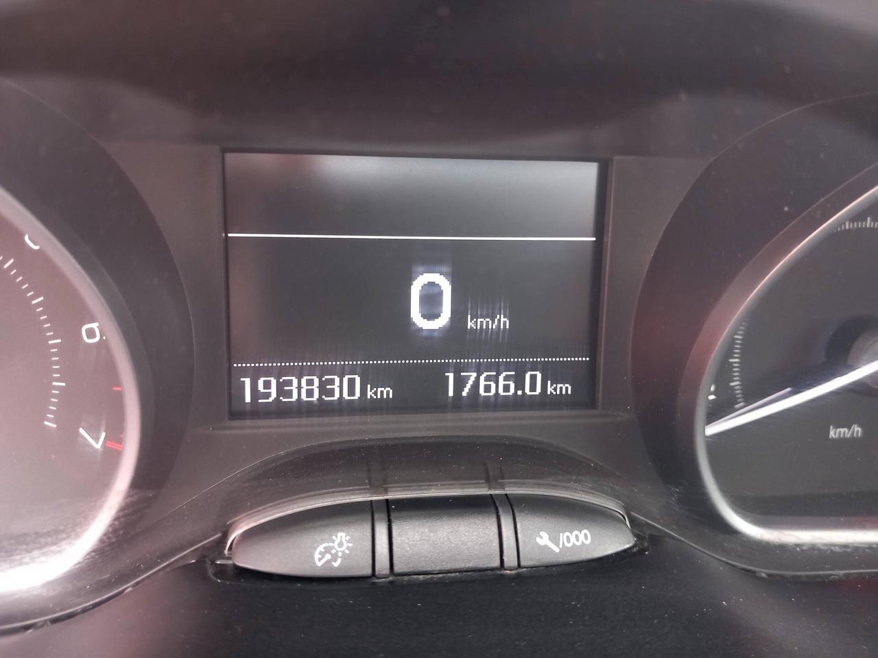 Peugeot 208 PureTech 82 5p. GPL Allure FULL OPTIONAL TENUTA PARI AL NUOVO NAVI SENSORI XENO LED