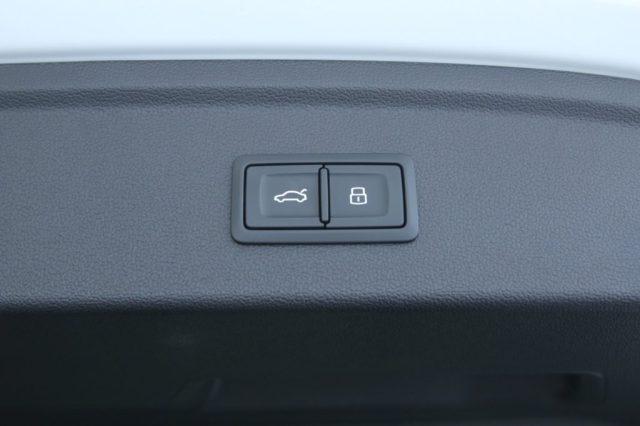 AUDI A3 SPB 35 TFSI S tronic S line edition Black Line