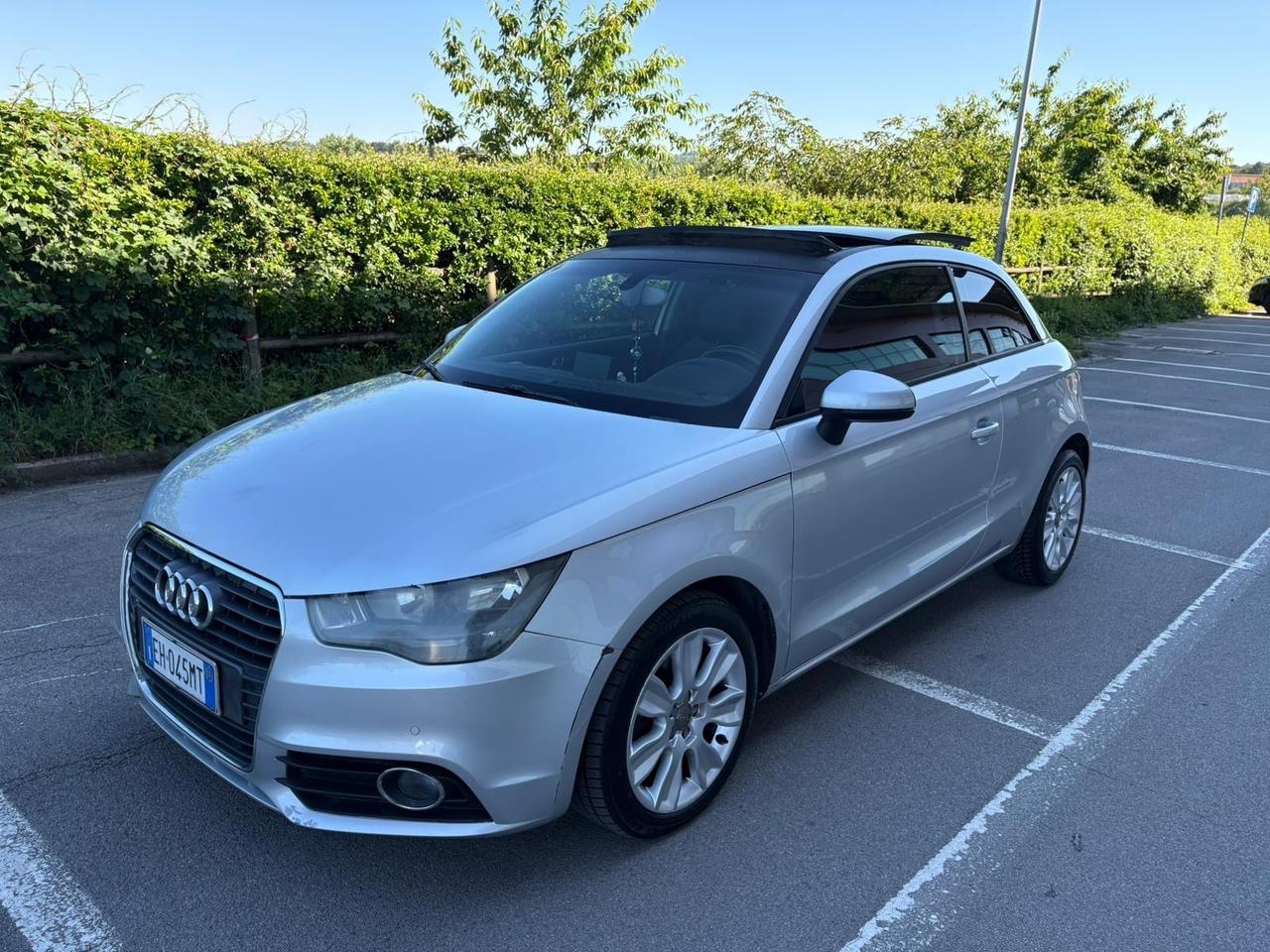 Audi A1 1.6 TDI 105 CV Attraction 281.000 KM TETTUCCIO APRIBILE