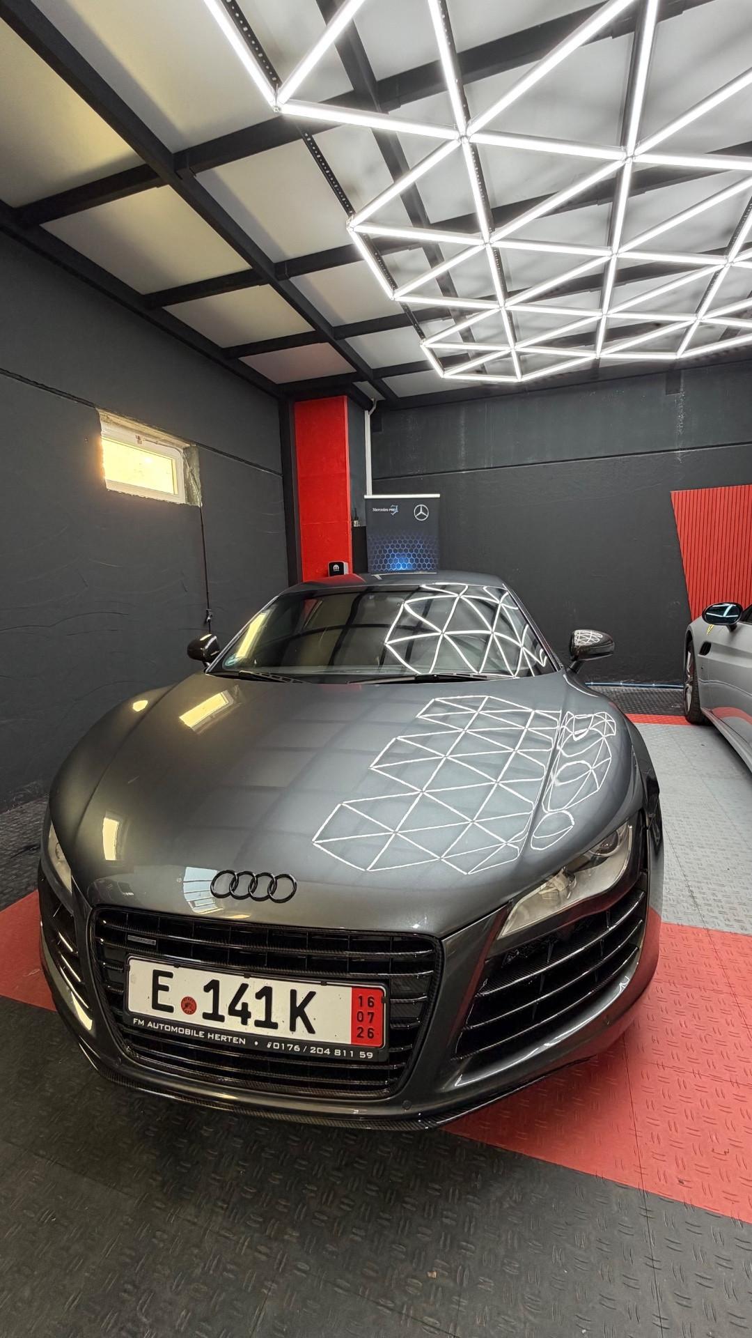 Audi R8 4.2 V8 FSI quattro R tronic