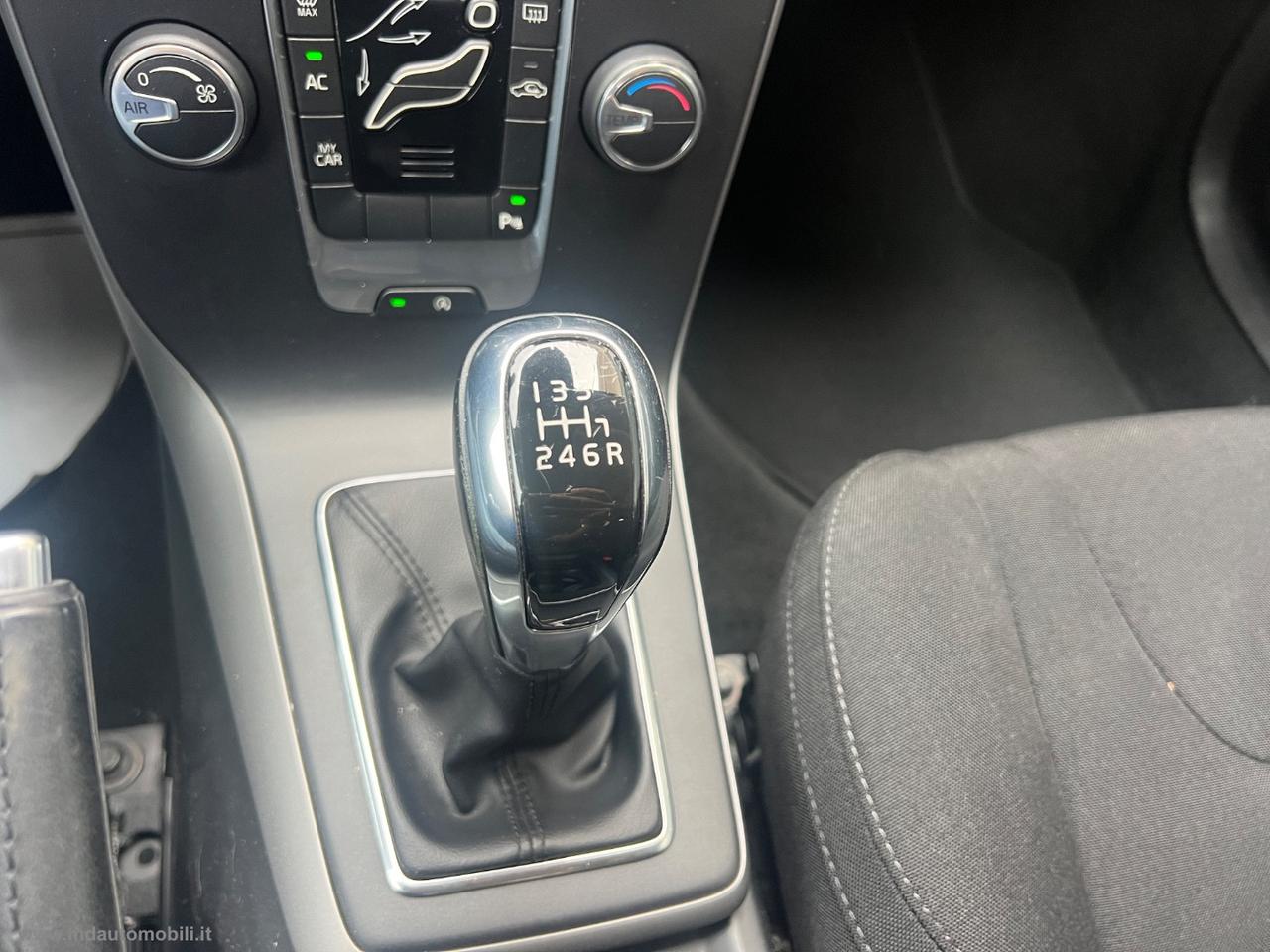 VOLVO V40 D2 eco Momentum SOLO KM.90000