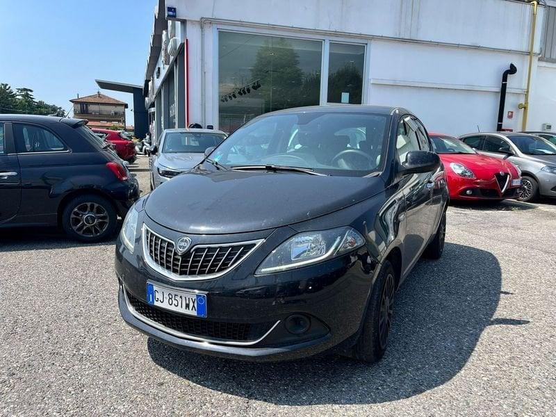 Lancia Ypsilon 1.0 FireFly 5 porte S&S Hybrid Silver