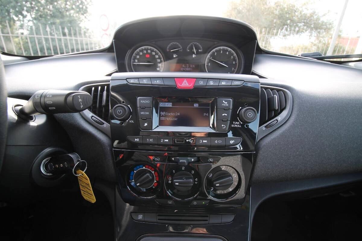 Lancia Ypsilon 1.0 5p Hybrid Silver |2022