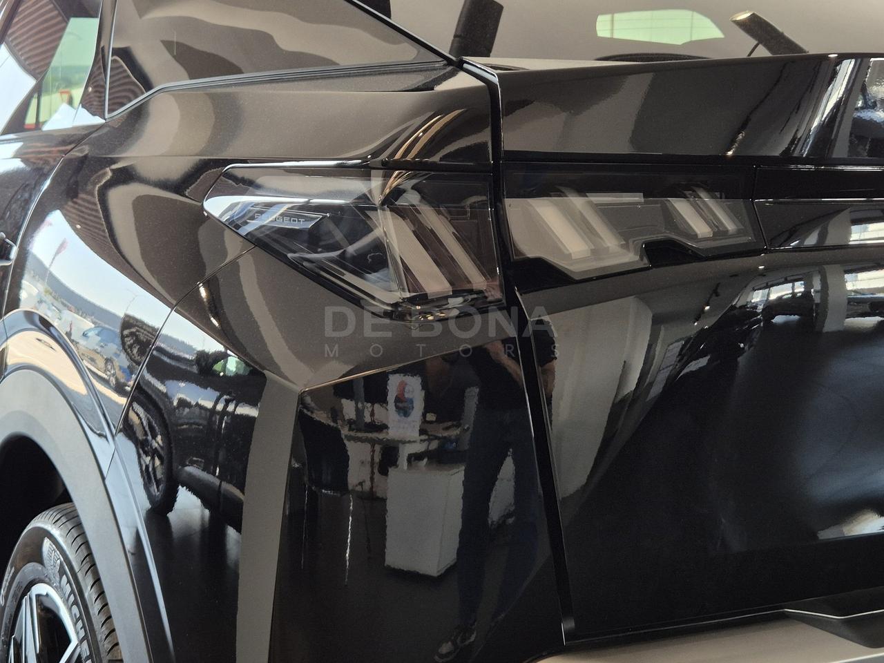 Peugeot 3008 73 kwh allure 210cv