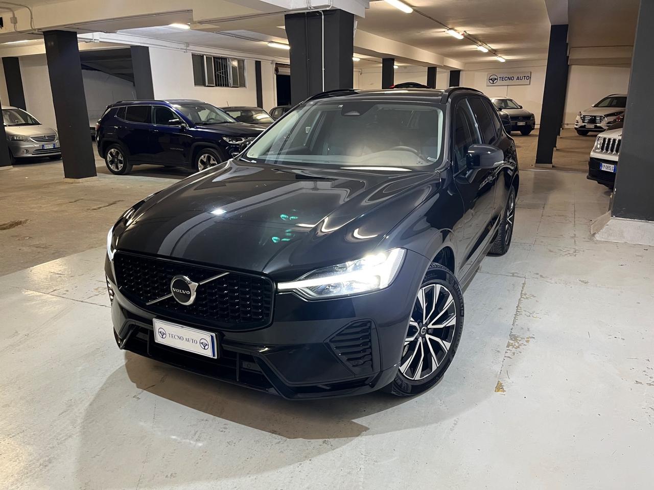 Volvo XC60 B4 (d) AWD automatico Ultimate Dark