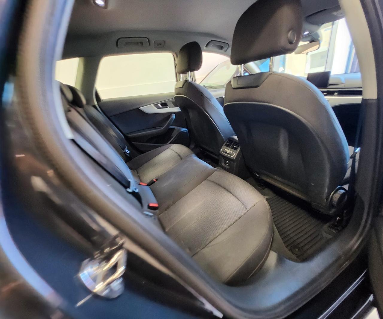 Audi A4 2.0 TDI 150 CV ultra S tronic Design