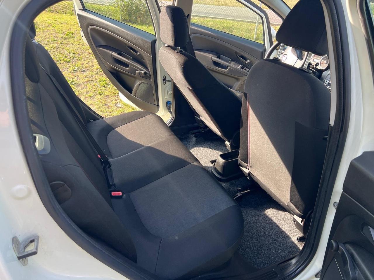 Fiat Punto 1.3 MJT II 75 CV 5 porte Virgin Radio