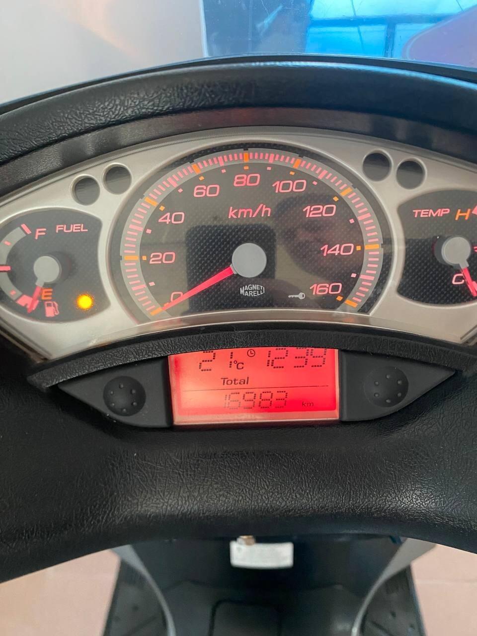Yamaha X-Max 250