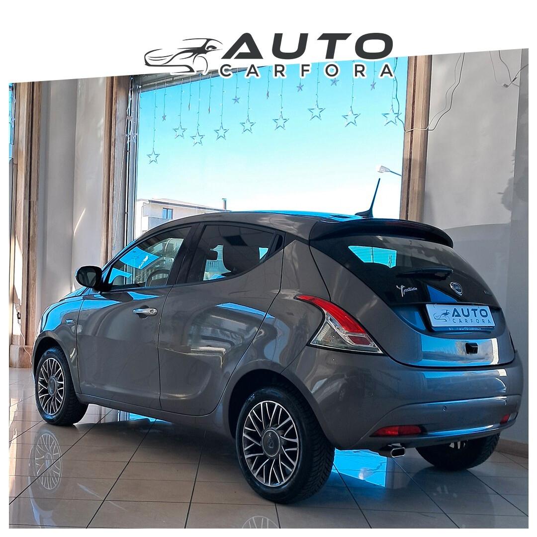 Lancia Ypsilon 1.0 FireFly 5 porte S&S Hybryd Gold