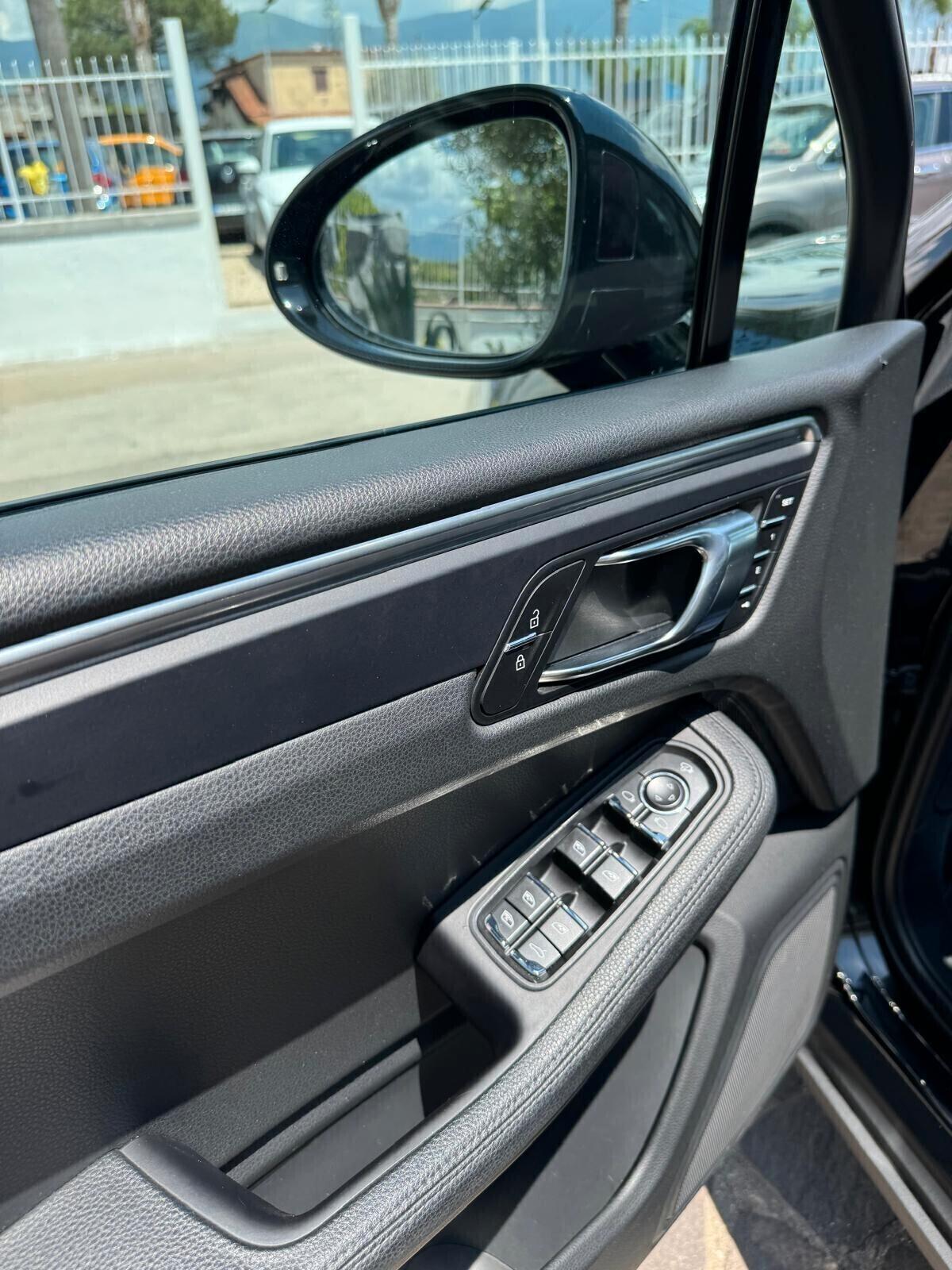 Porsche Macan 2.0 RESTAYLING UNICO PROPRIETARIO IVA ESPOSTA