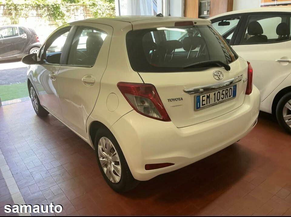 Toyota Yaris 1.0 5Porte Lounge 2012