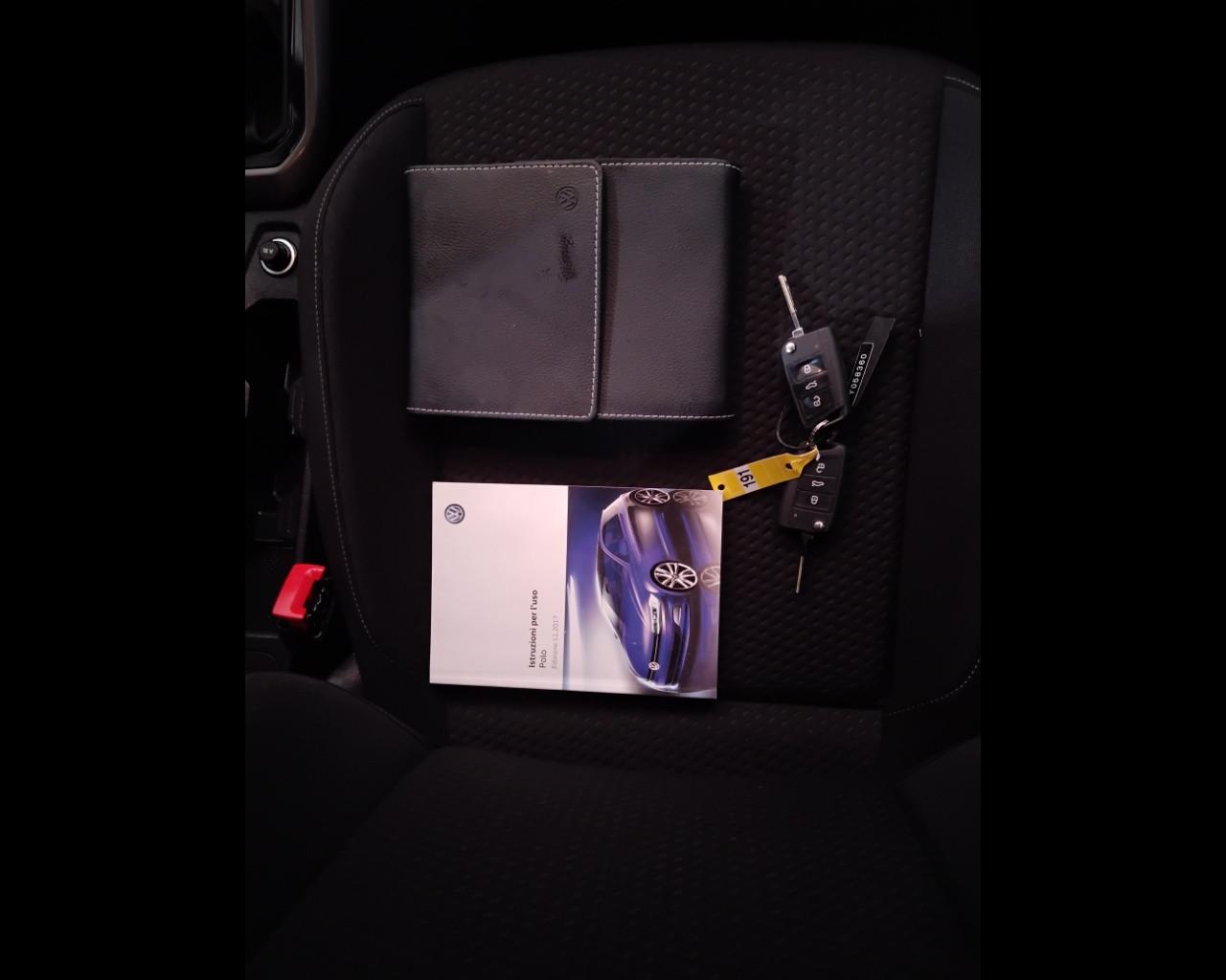 VOLKSWAGEN Polo VI 2017 - Polo 5p 1.0 mpi Comfortline 75cv