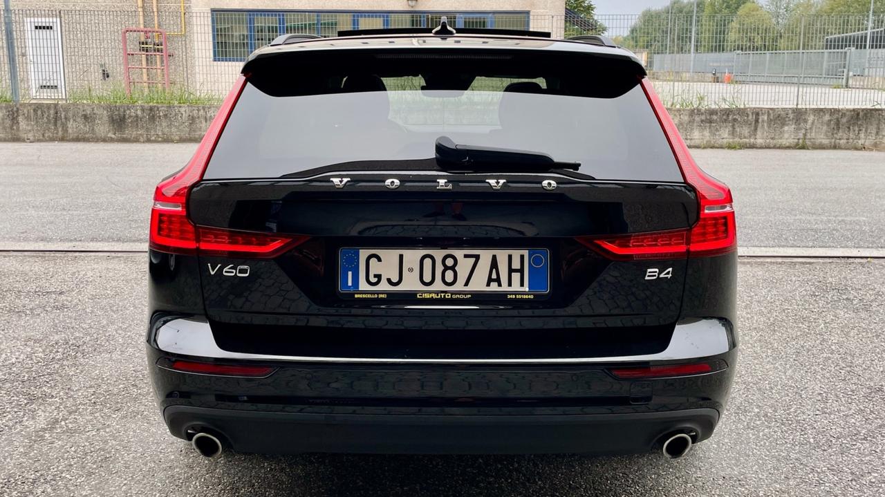 VOLVO V60 B4 2.0 GEARTRONIC MOMENTUM BUSINESS PRO 197CV - FULL LED, TETTO, SEDILI RISCALDABILI