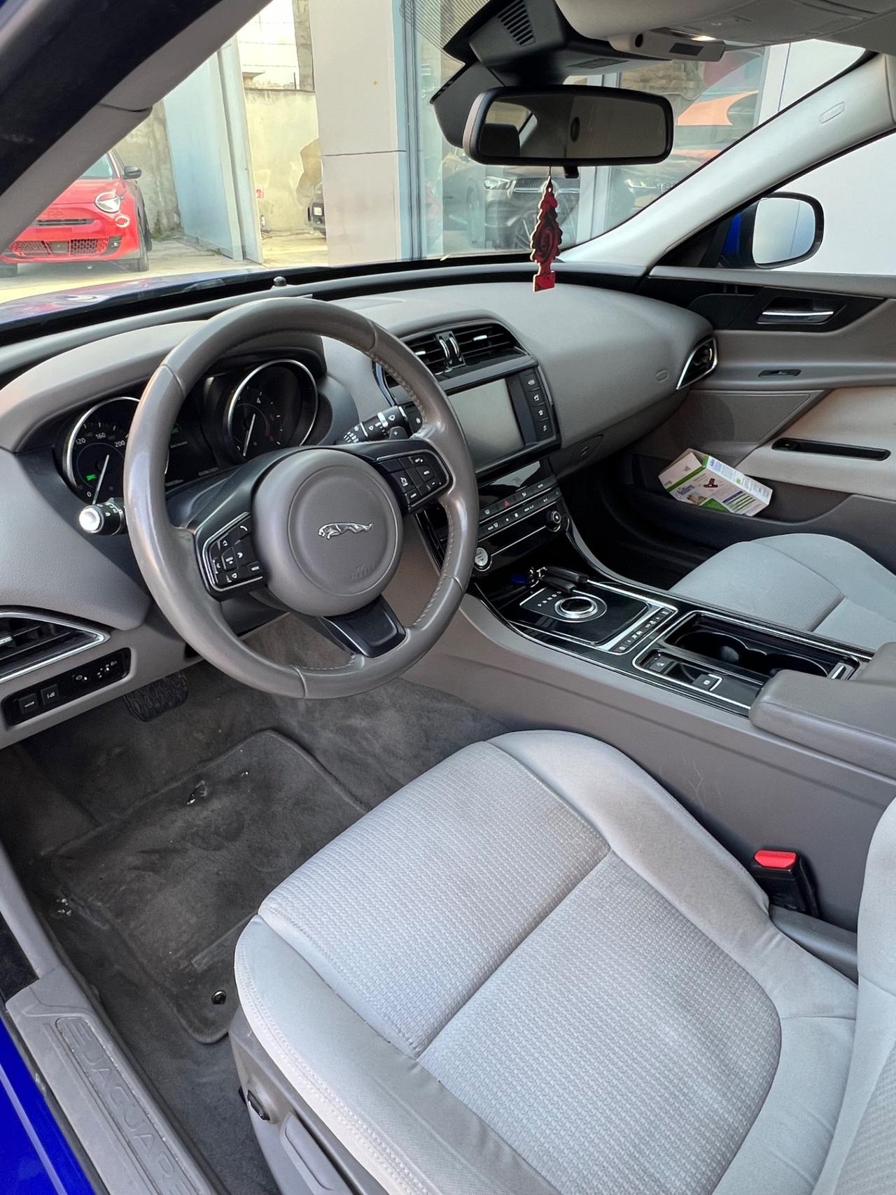 Jaguar XE 2.0d i4 Prestige 163cv auto