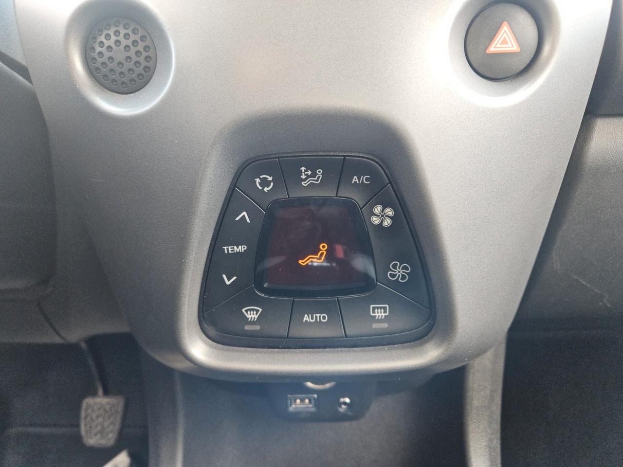 Toyota Aygo 1.0 VVT-i 72 CV 5 porte x-cite AUTOMATICA
