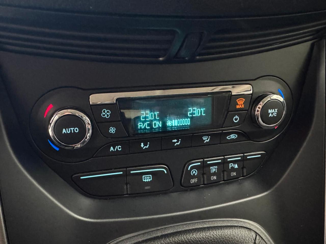 Ford Kuga / 2.0 TDCI 120 CV / DIESEL