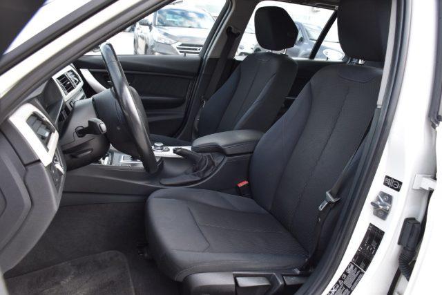 BMW 320 d Touring Business aut. *NAVIGATORE*