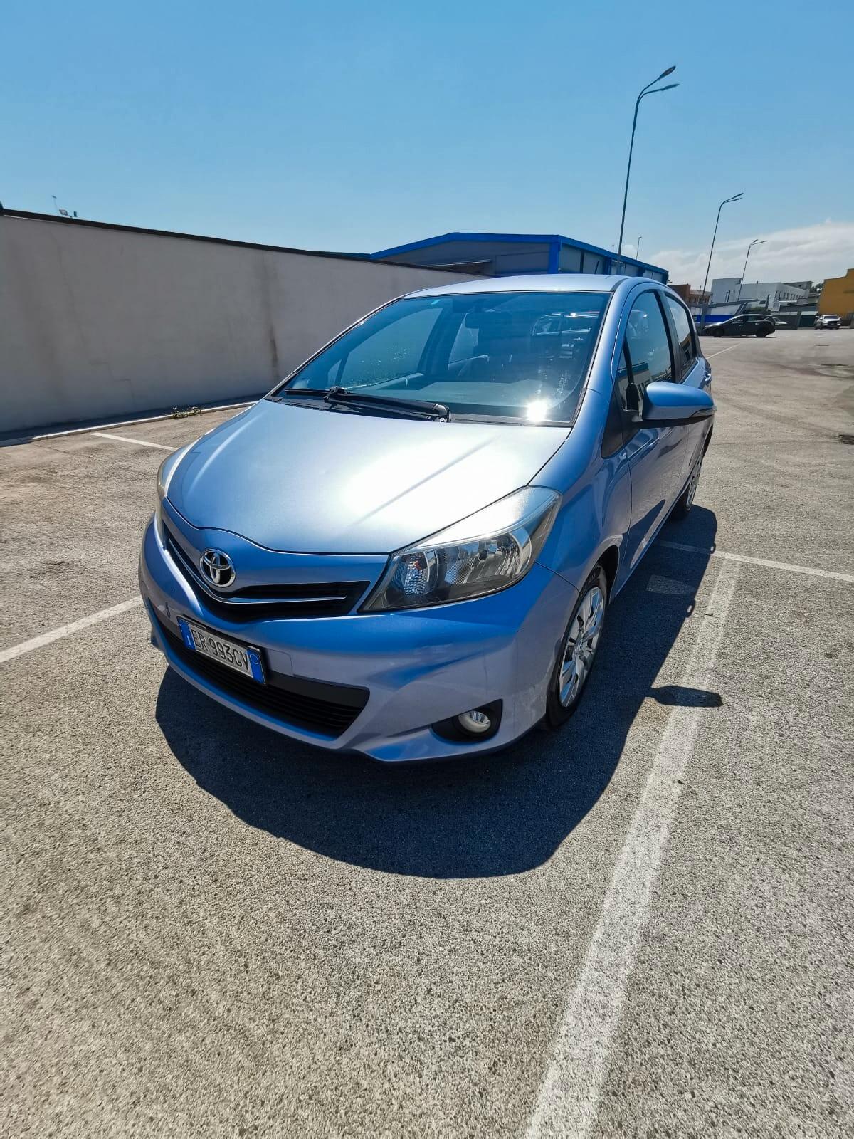 Toyota Yaris 1.0 5 porte Lounge 2013
