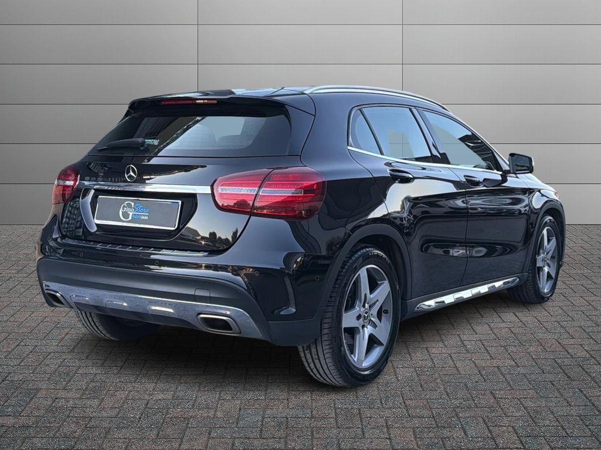 Mercedes-Benz GLA 180 Premium auto