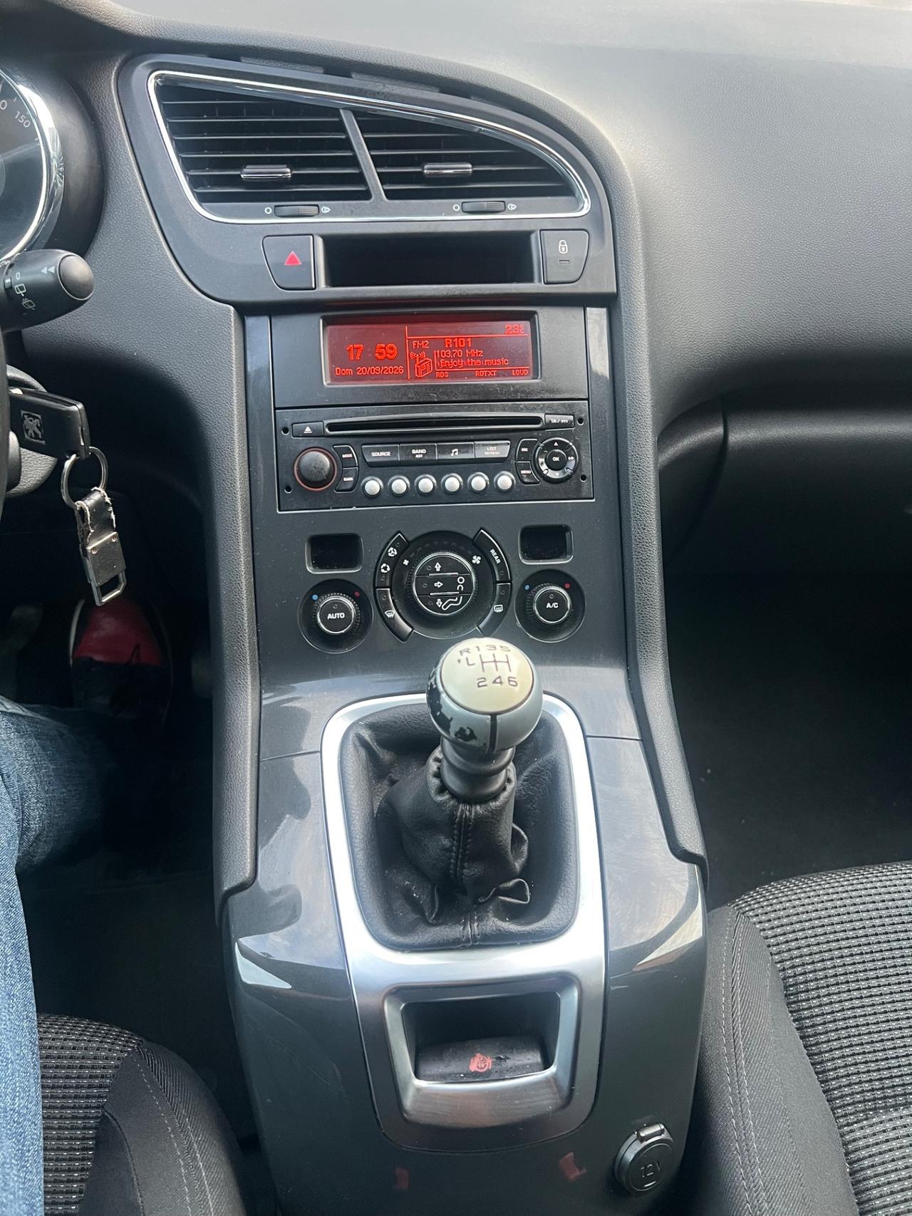 Peugeot 5008 1.6 HDi 112CV Business