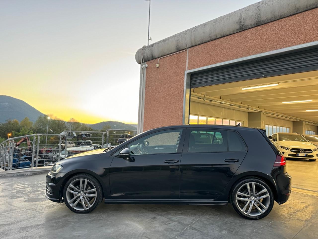 Volkswagen Golf 2.0 TDI 150cv 5p. Highline BlueMotion Technology R-Line